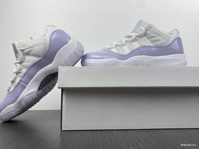 One Kick Air Low Pure AH7860-101 11 Violet WMNS Jordan 0713